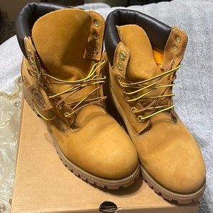 Men’s 6in Premium Timberlands size 8.5